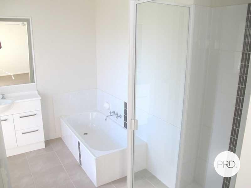 1/10 Arthur Street BOYNE ISLAND 13
