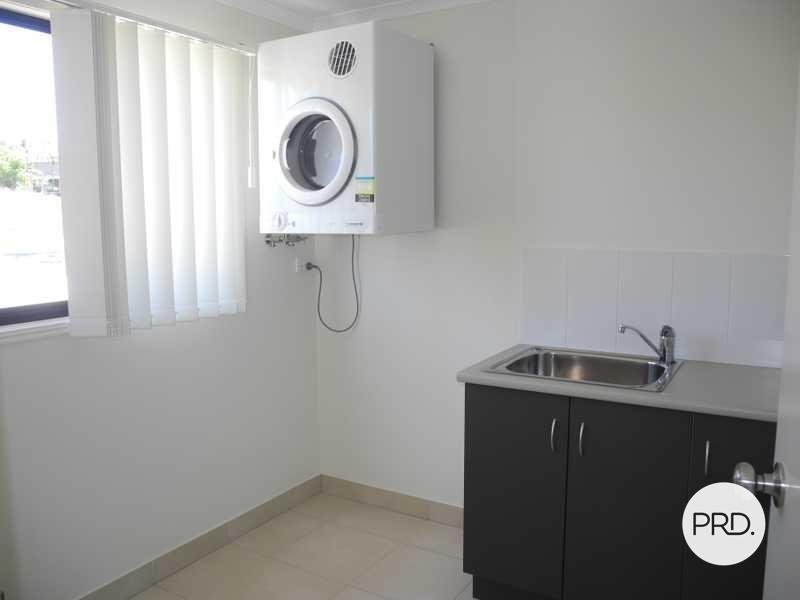 1/10 Arthur Street BOYNE ISLAND 14