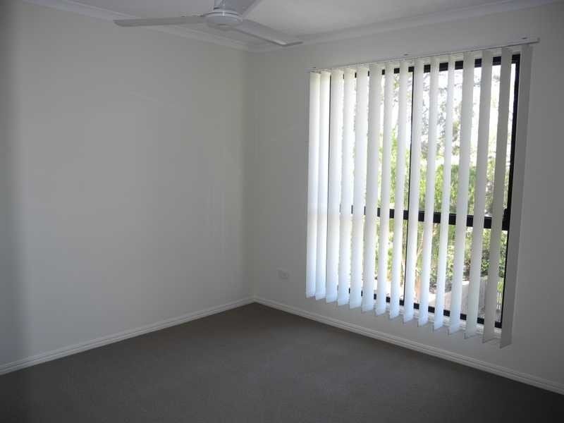 1/10 Arthur Street BOYNE ISLAND 12