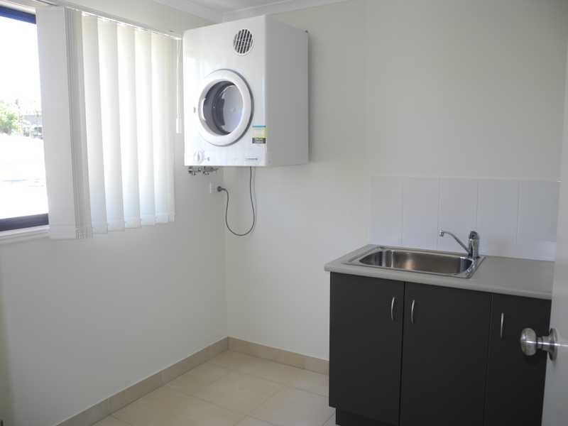 1/10 Arthur Street BOYNE ISLAND 14
