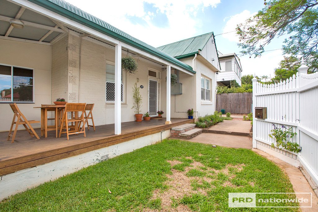 110 Brisbane Street TAMWORTH 3
