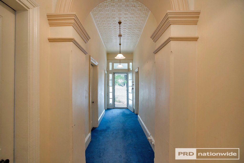 110 Brisbane Street TAMWORTH 5