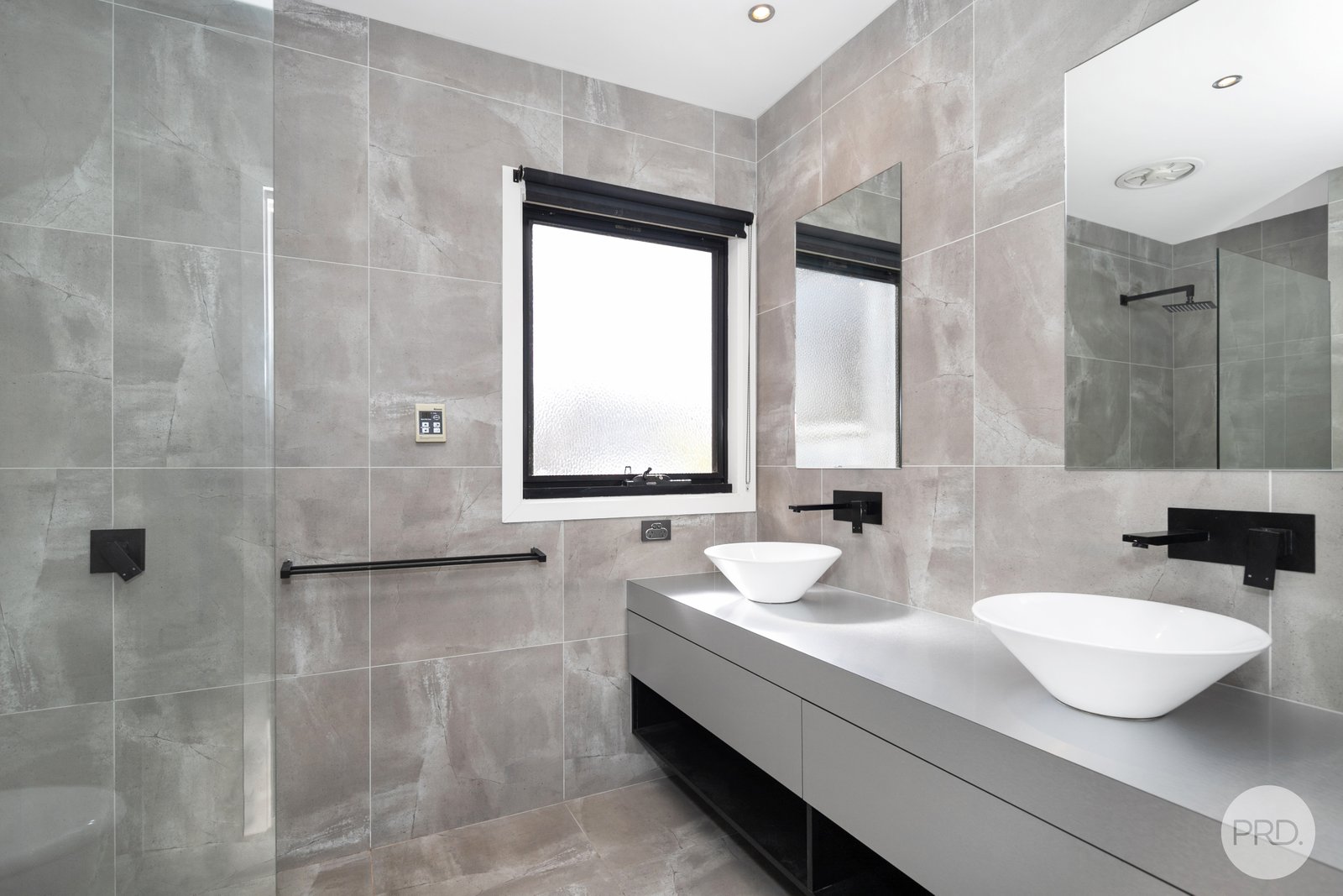 1/10 Brooksbank Ct  BLACK HILL 9