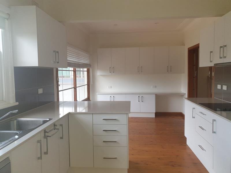 110 Crown Street TAMWORTH 4