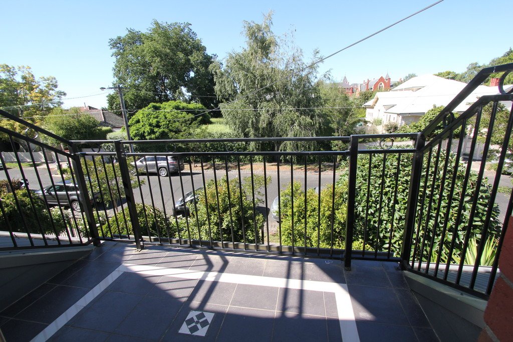 1/10 Devon Street LAKE WENDOUREE 13