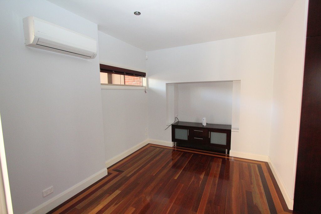 1/10 Devon Street LAKE WENDOUREE 21