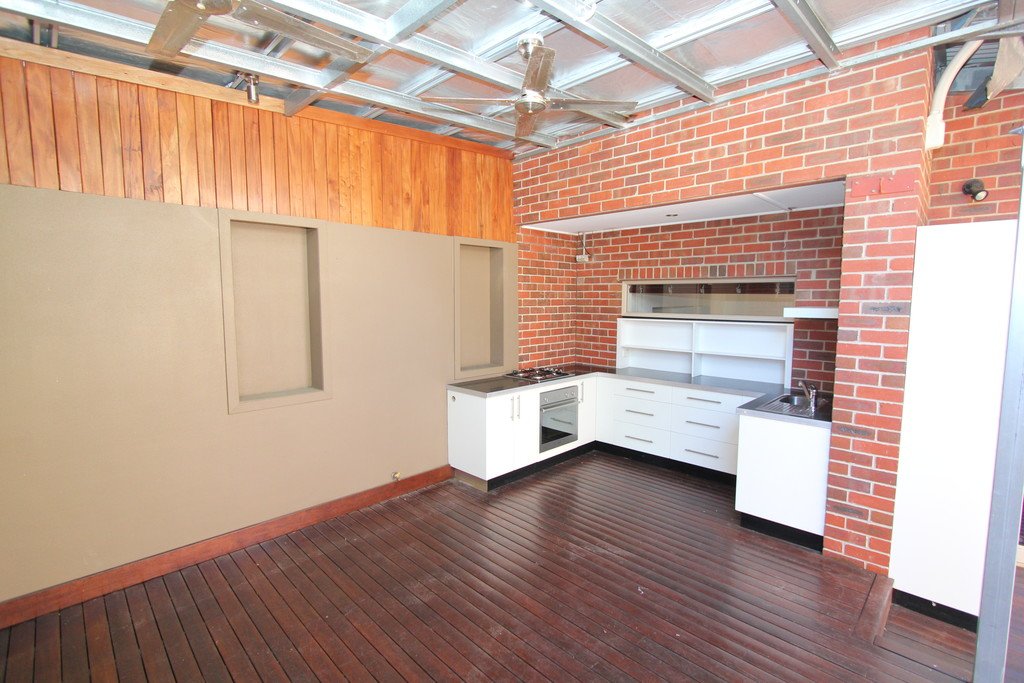 1/10 Devon Street LAKE WENDOUREE 25