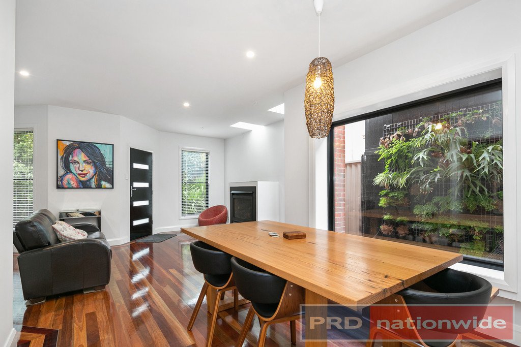 1/10 Devon Street LAKE WENDOUREE 2