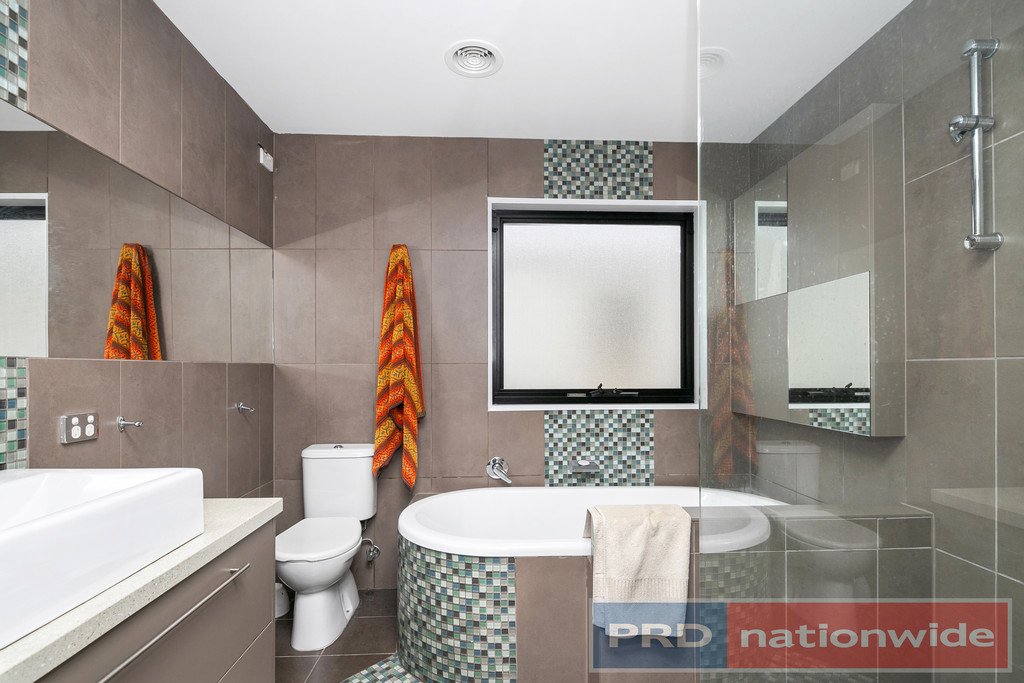 1/10 Devon Street LAKE WENDOUREE 6