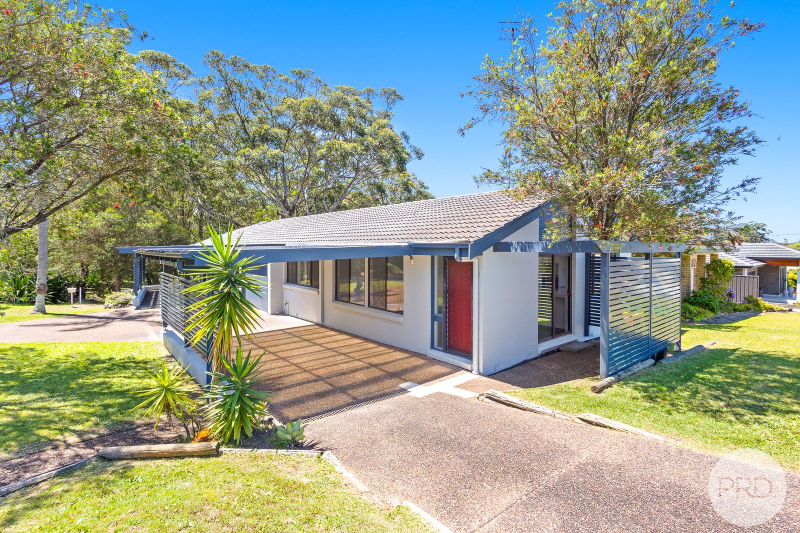 1/10 Dixon Drive NELSON BAY 2