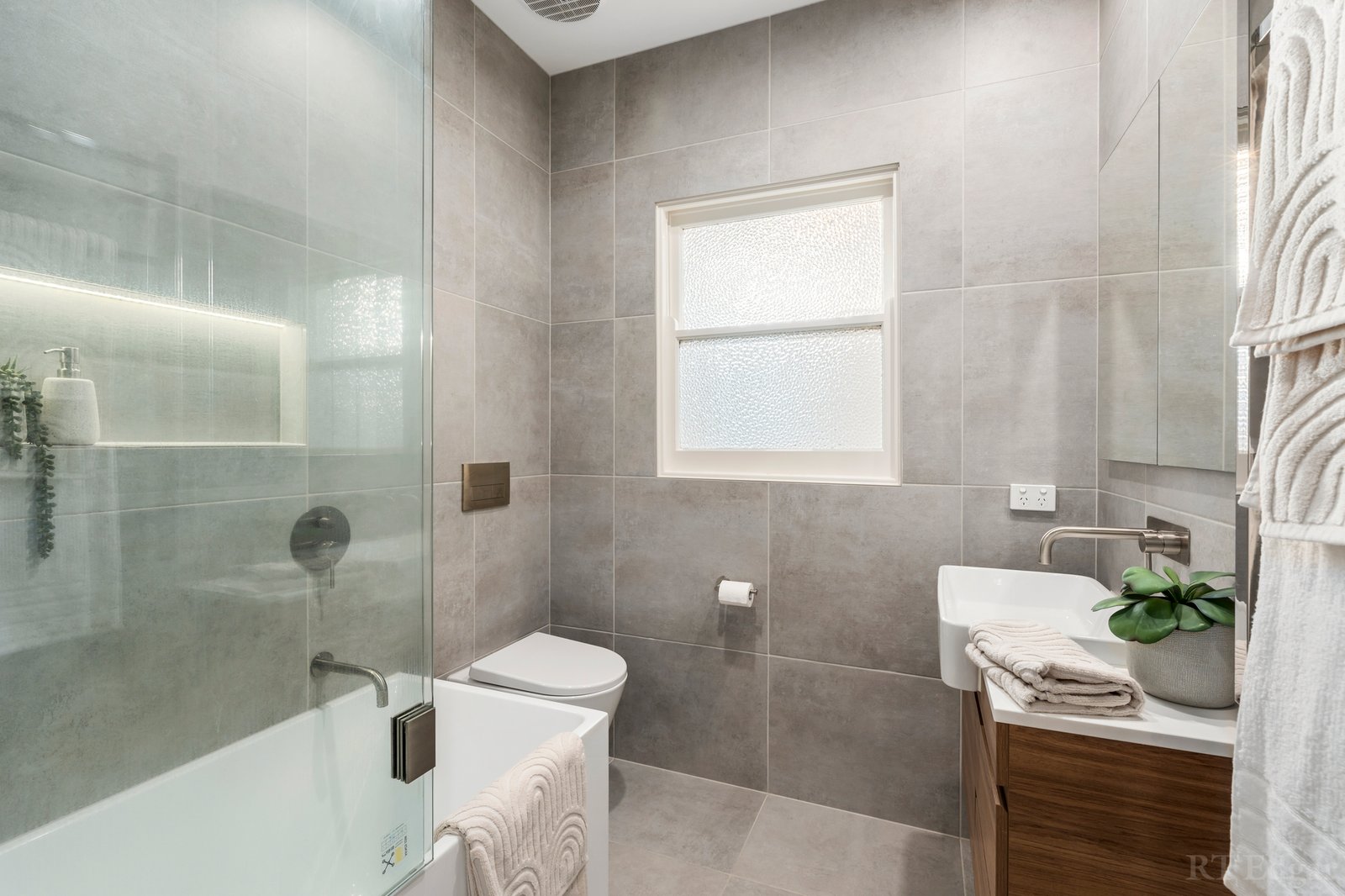 Real Estate and Property in 1/10 Duckham Street, Blackburn, VIC