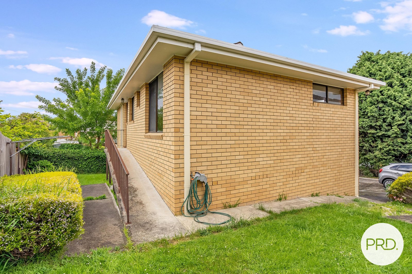 1/10 Firth Road LENAH VALLEY 9