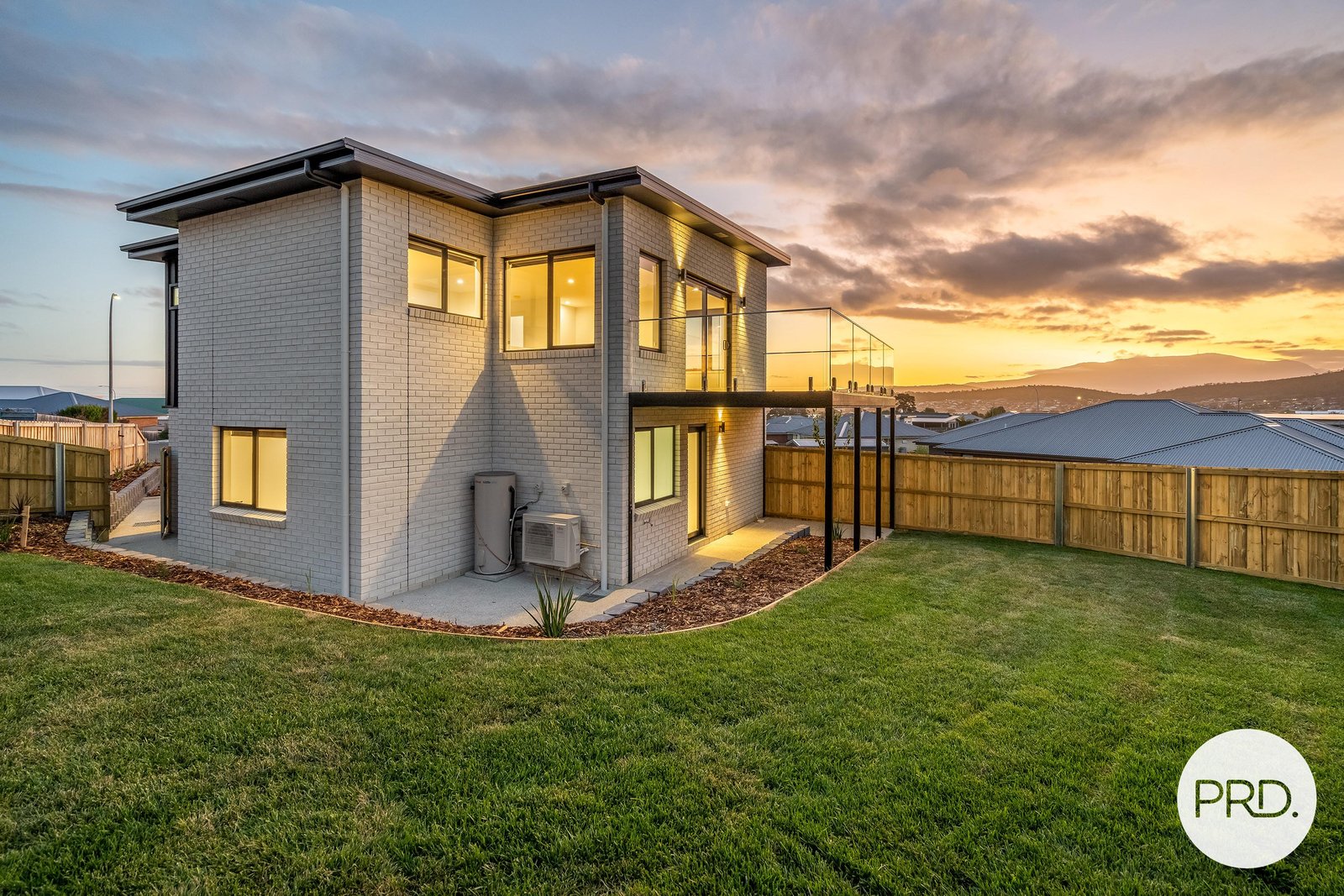 1/10 Garrett Court OAKDOWNS 12