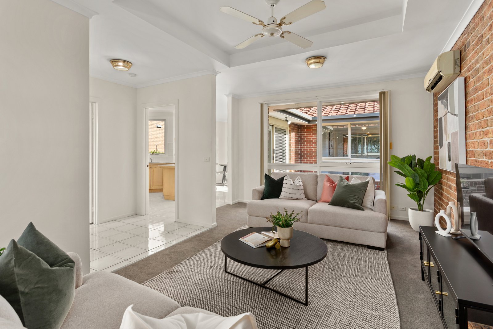 Gallery: 1/10 Gillard Street