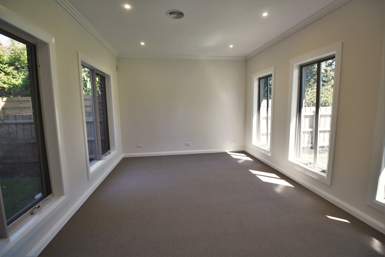Gallery: 1/10 Gubbah Court