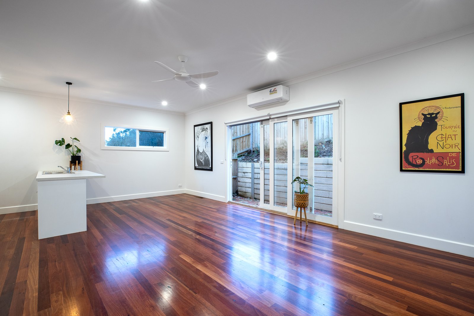 Gallery: 1/10 Hickman Street