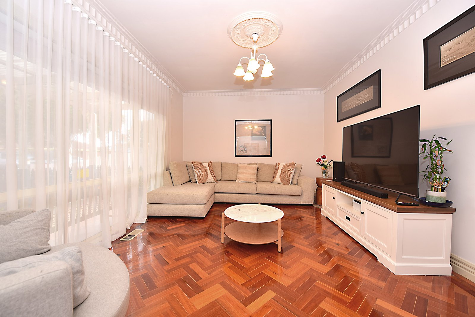 Gallery: 1/10 Holmes Street