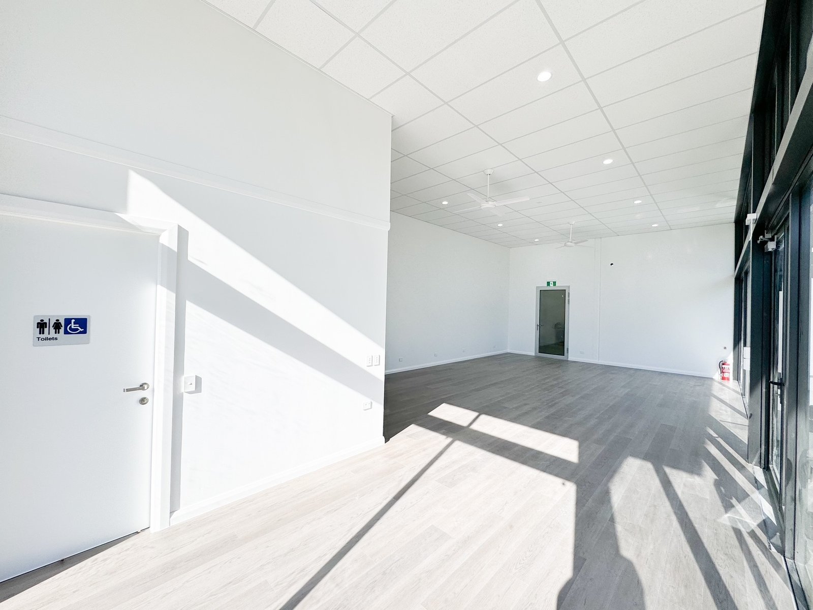 1/10 Innovation Close TAYLORS BEACH 2