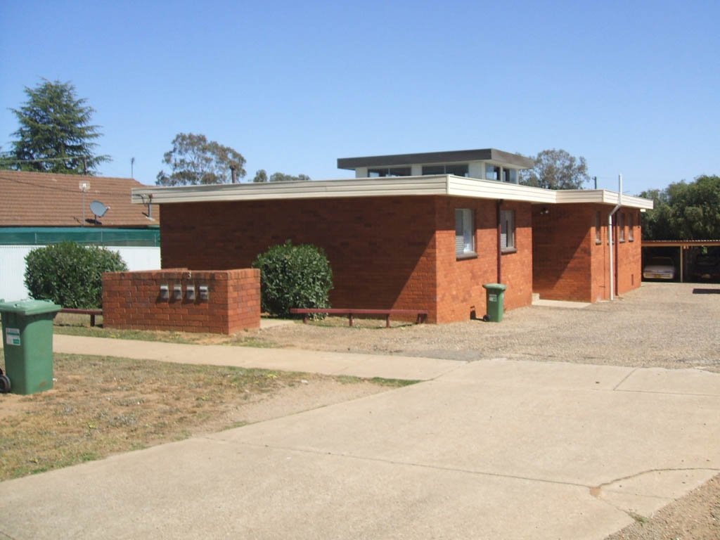 1/10 Joyes Place TOLLAND 1