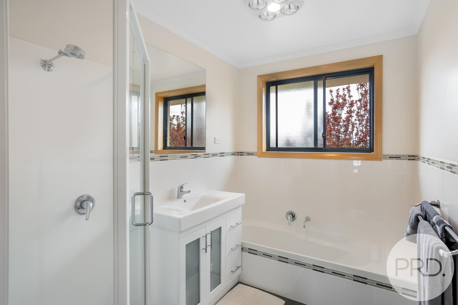 1/10 Kirabati Road MIDWAY POINT 13