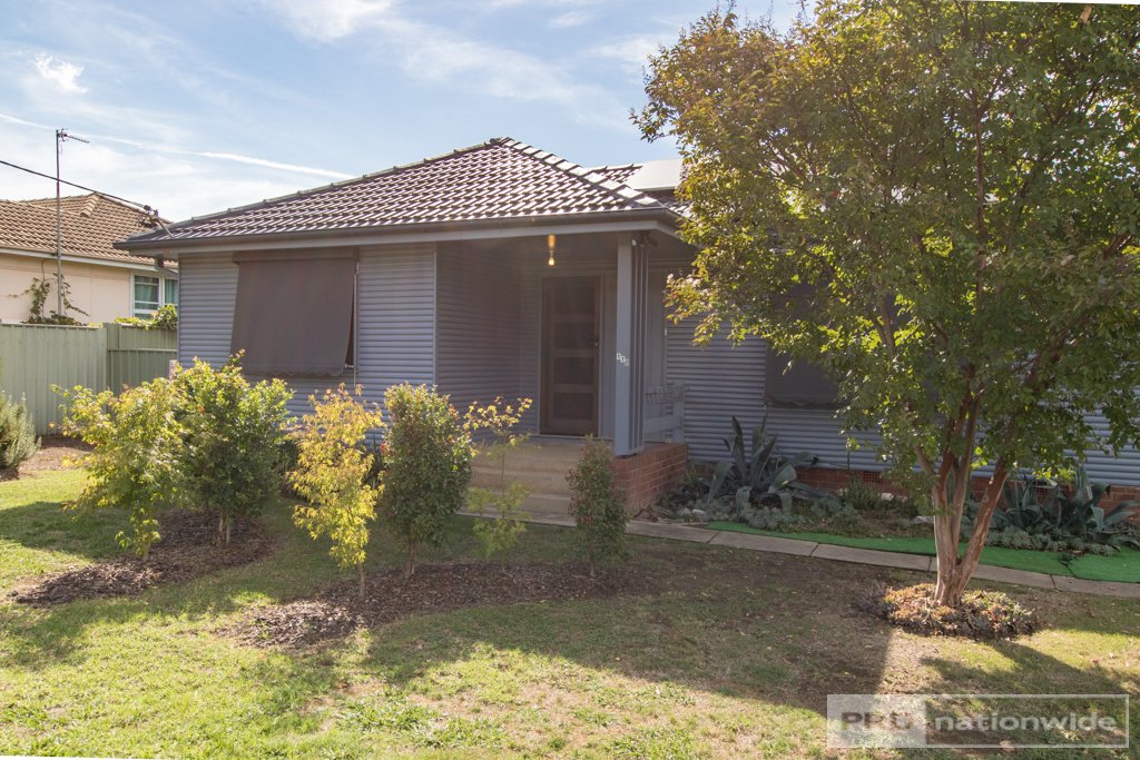 110 Lambie Street TUMUT 10