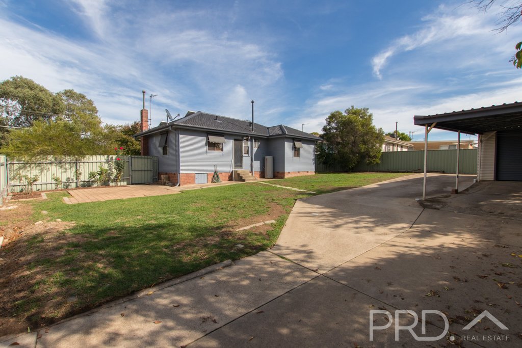 110 Lambie Street TUMUT 9