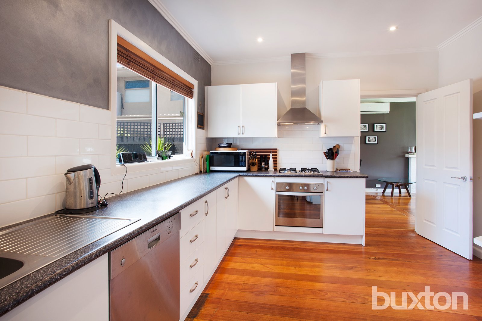 Gallery: 1/10 Latham Street