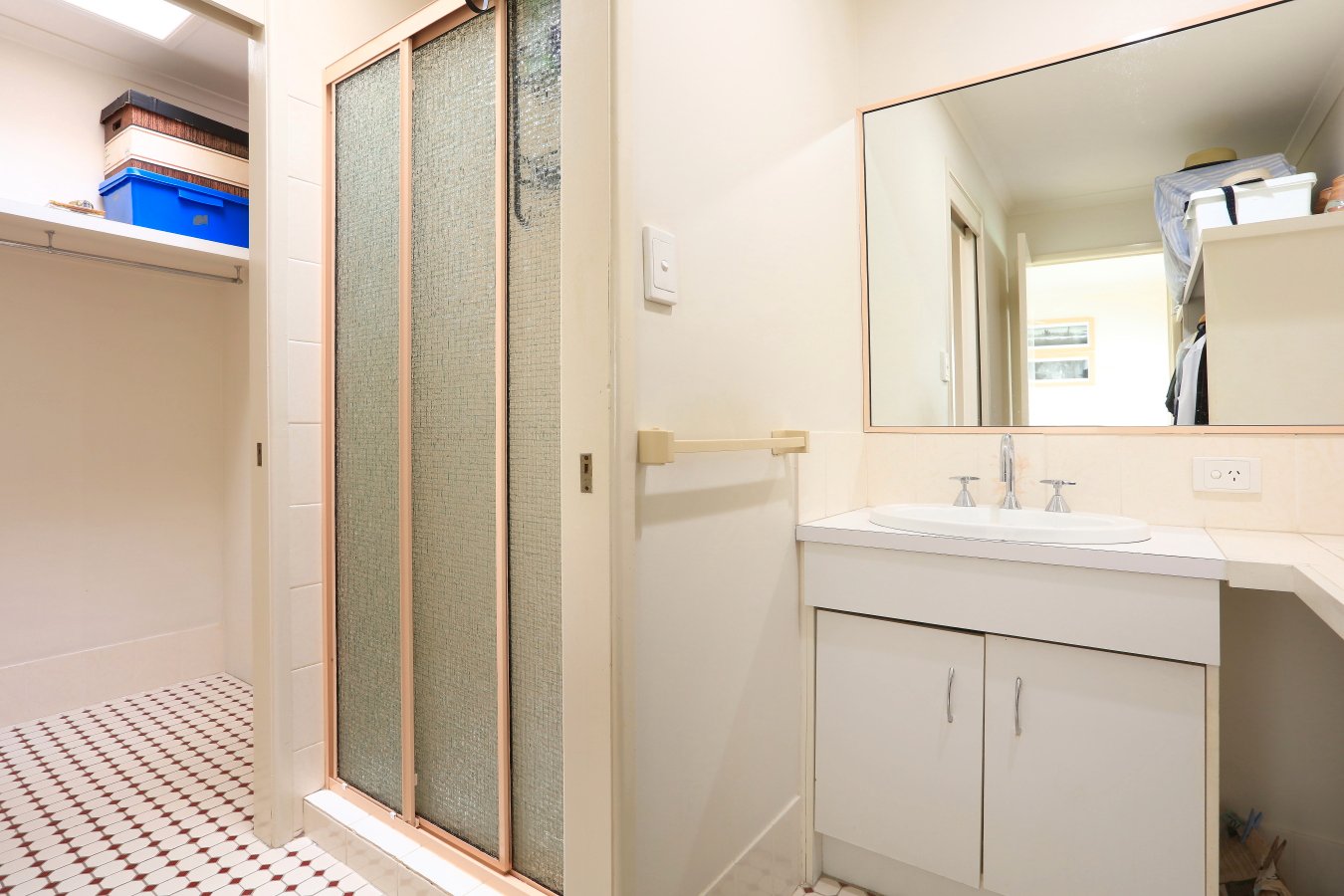 110 Macquarie Avenue MOLENDINAR 13