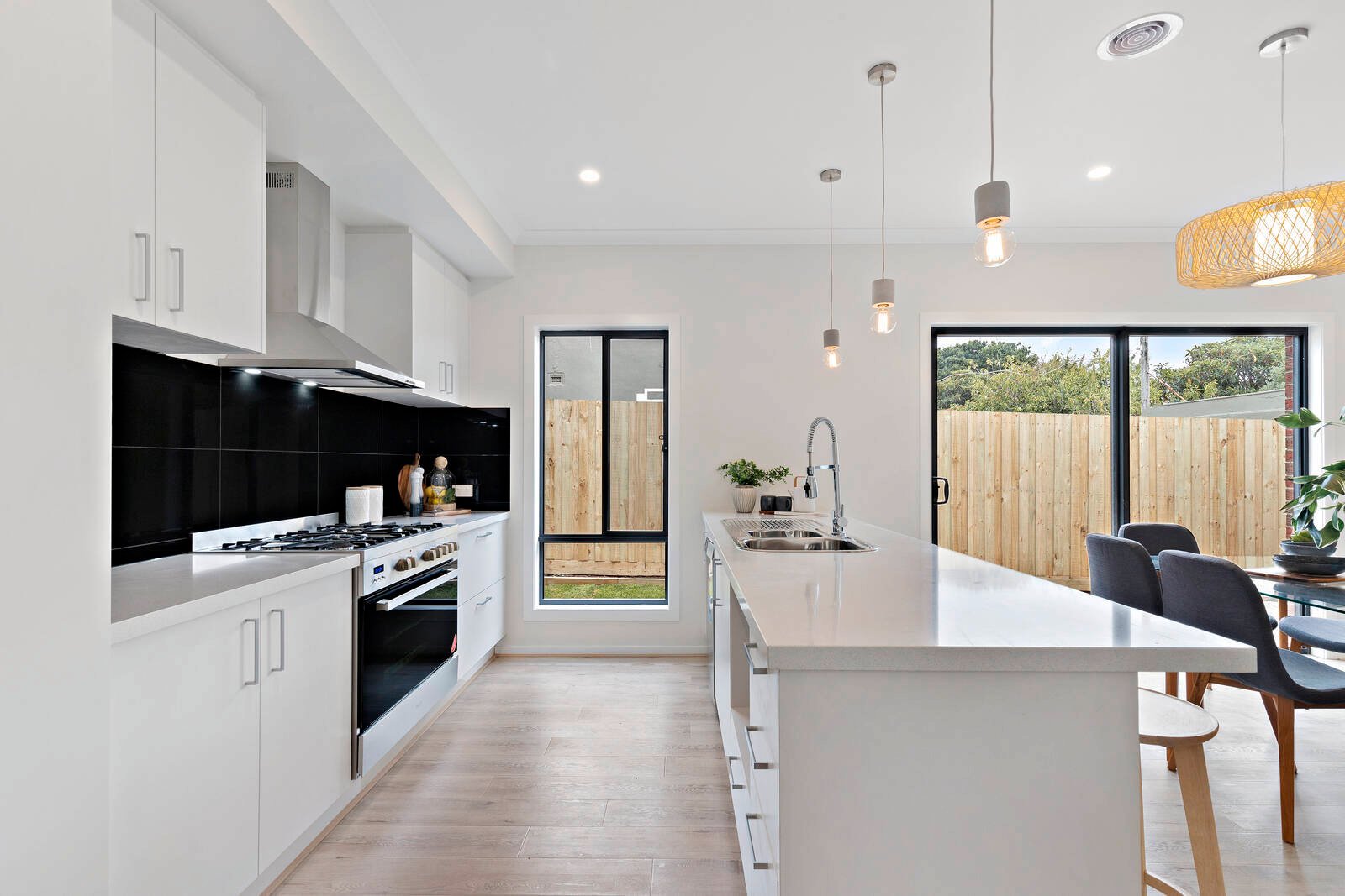 Real Estate and Property in 1/10 Moorfield Avenue, Rosebud, VIC