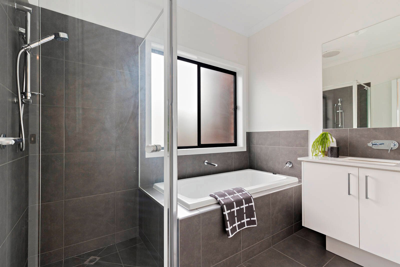 Real Estate and Property in 1/10 Moorfield Avenue, Rosebud, VIC