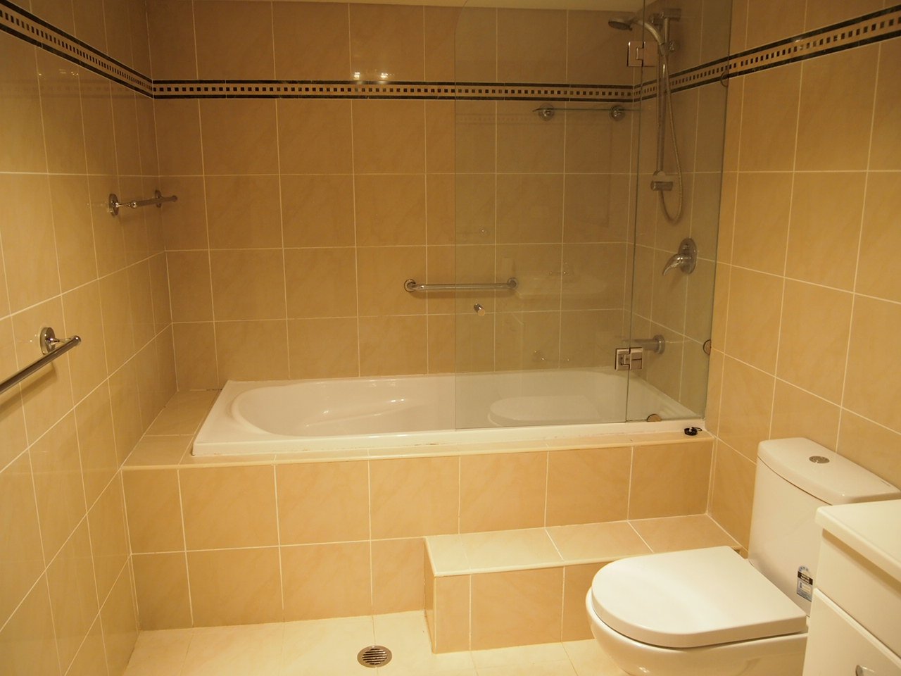 110 MORSHEAD Drive HURSTVILLE GROVE 7