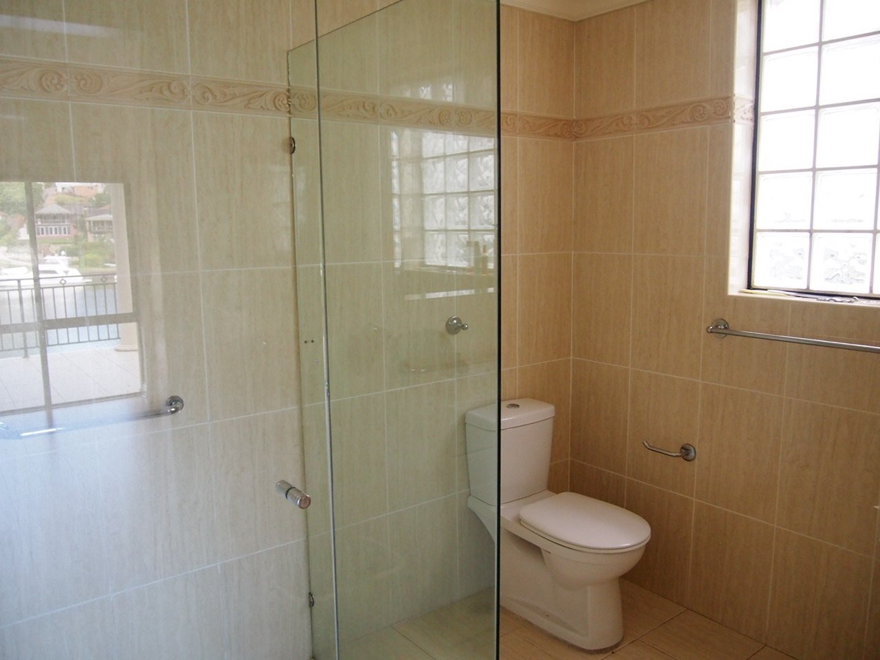 110 MORSHEAD Drive HURSTVILLE GROVE 8