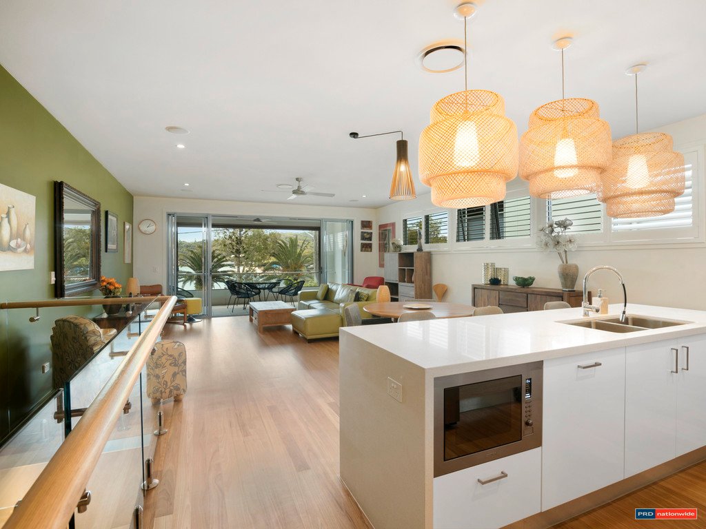 1/10 Murlong Crescent PALM BEACH 3