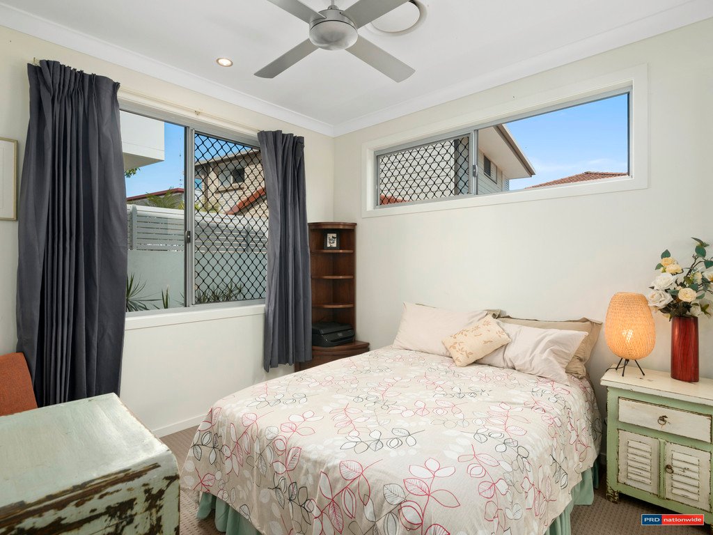 1/10 Murlong Crescent PALM BEACH 8