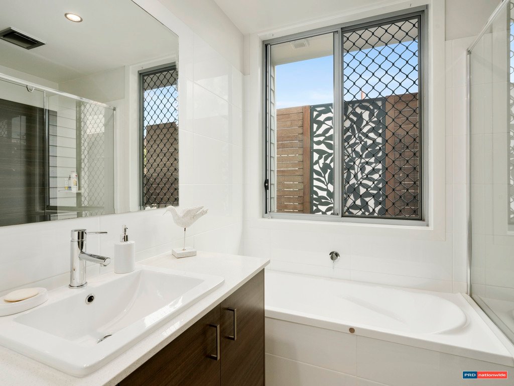1/10 Murlong Crescent PALM BEACH 9