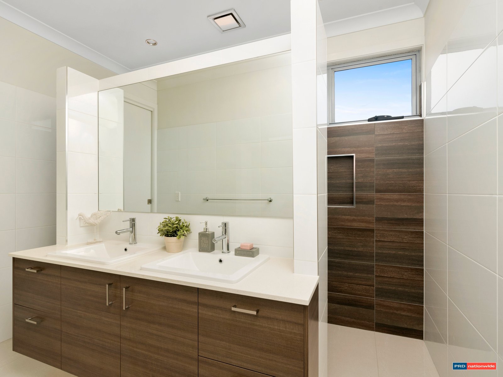 1/10 Murlong Crescent PALM BEACH 10
