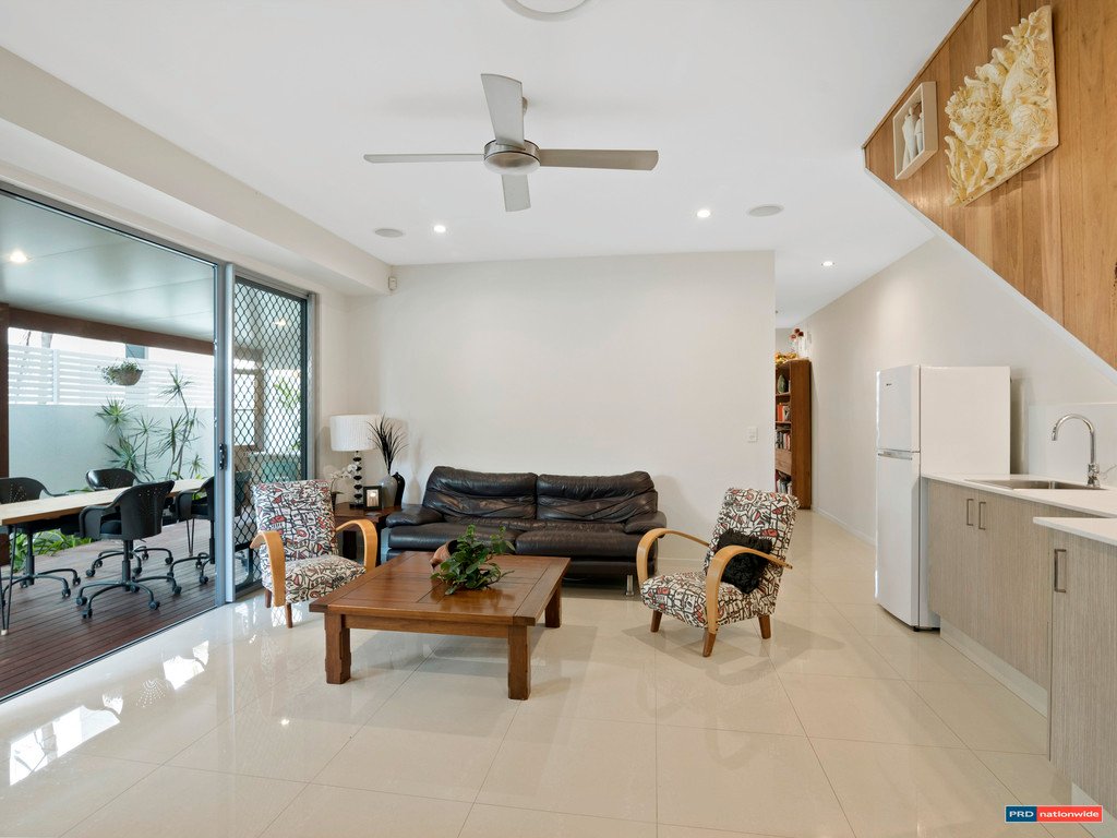 1/10 Murlong Crescent PALM BEACH 11