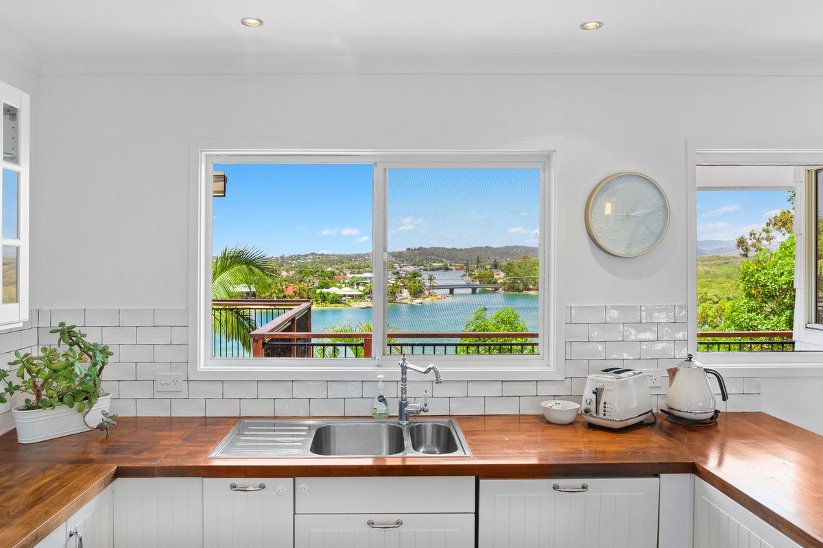 110 Ocean Parade Burleigh Heads 3
