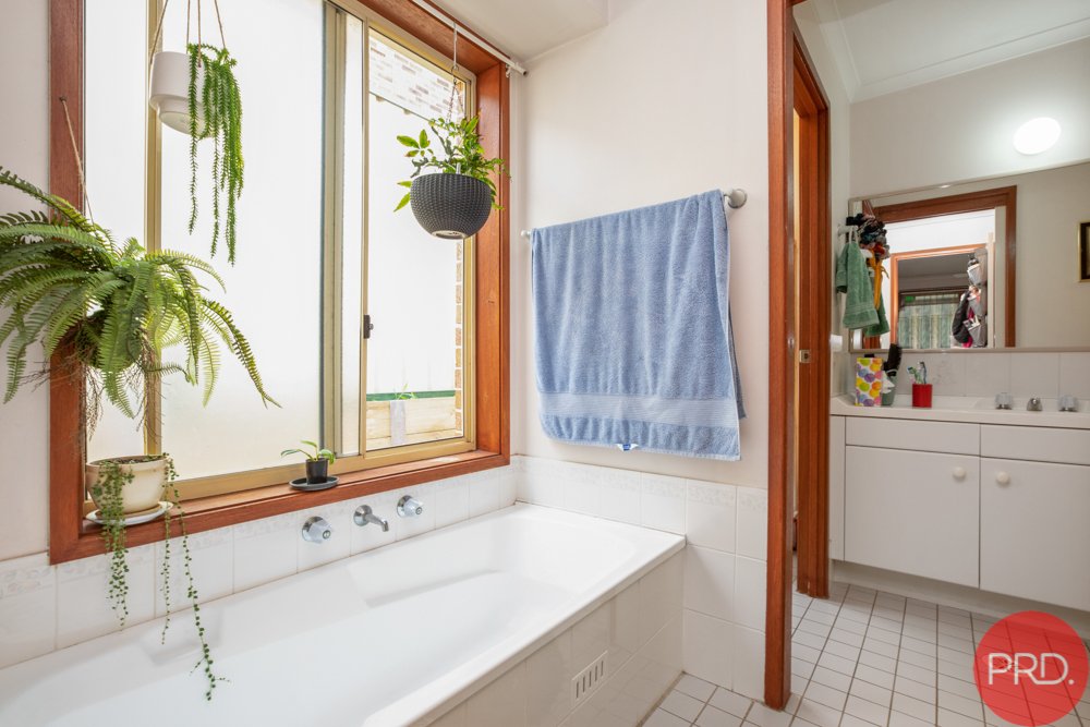 1/10 Proserpine Close ASHTONFIELD 11