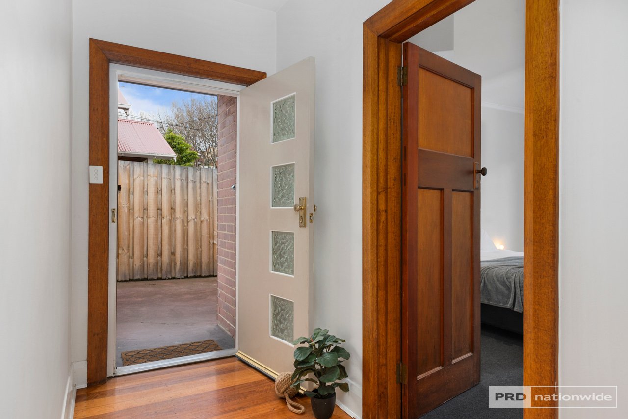 1/10 Quayle Street SANDY BAY 2