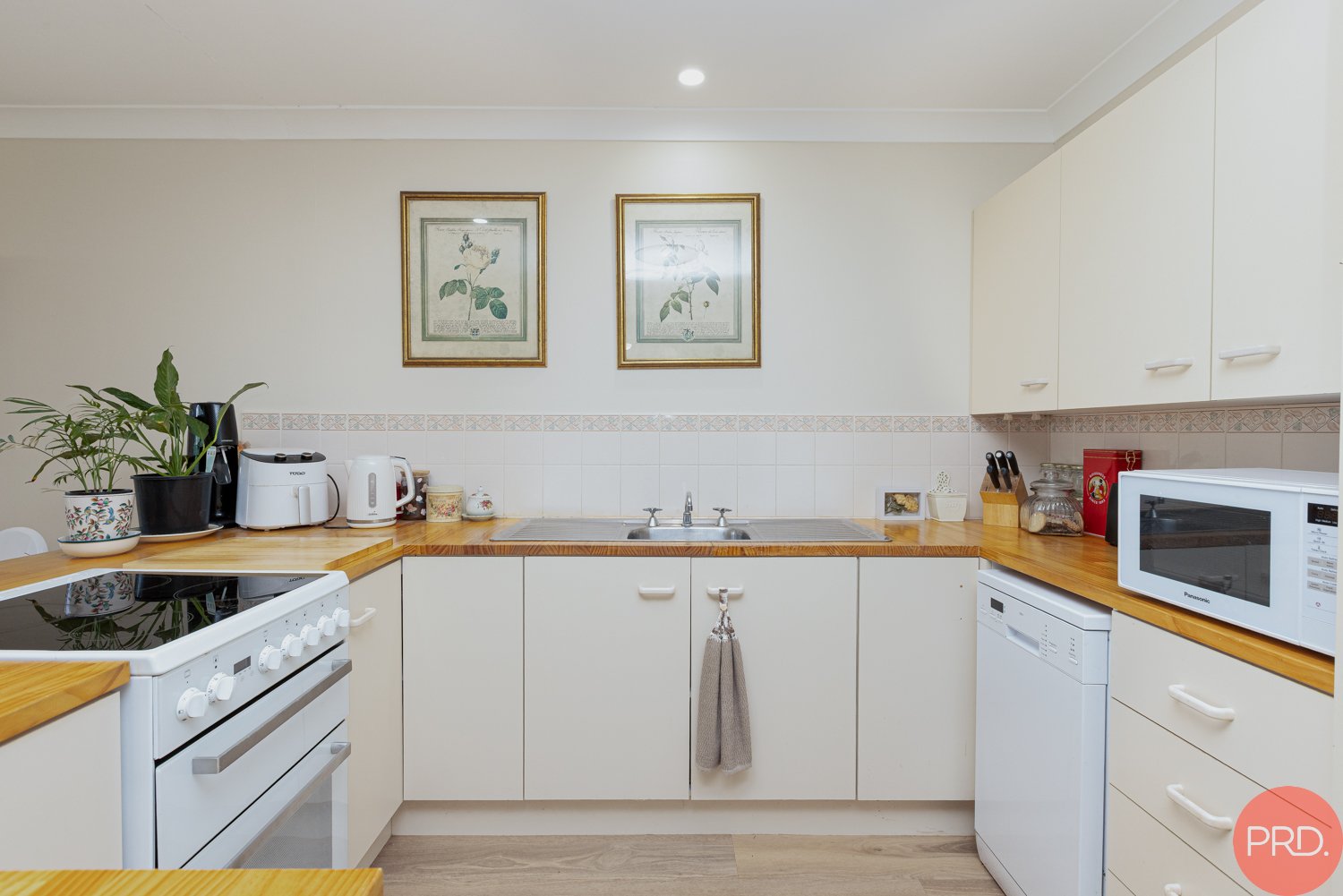 1/10 Quinton Close RUTHERFORD 3