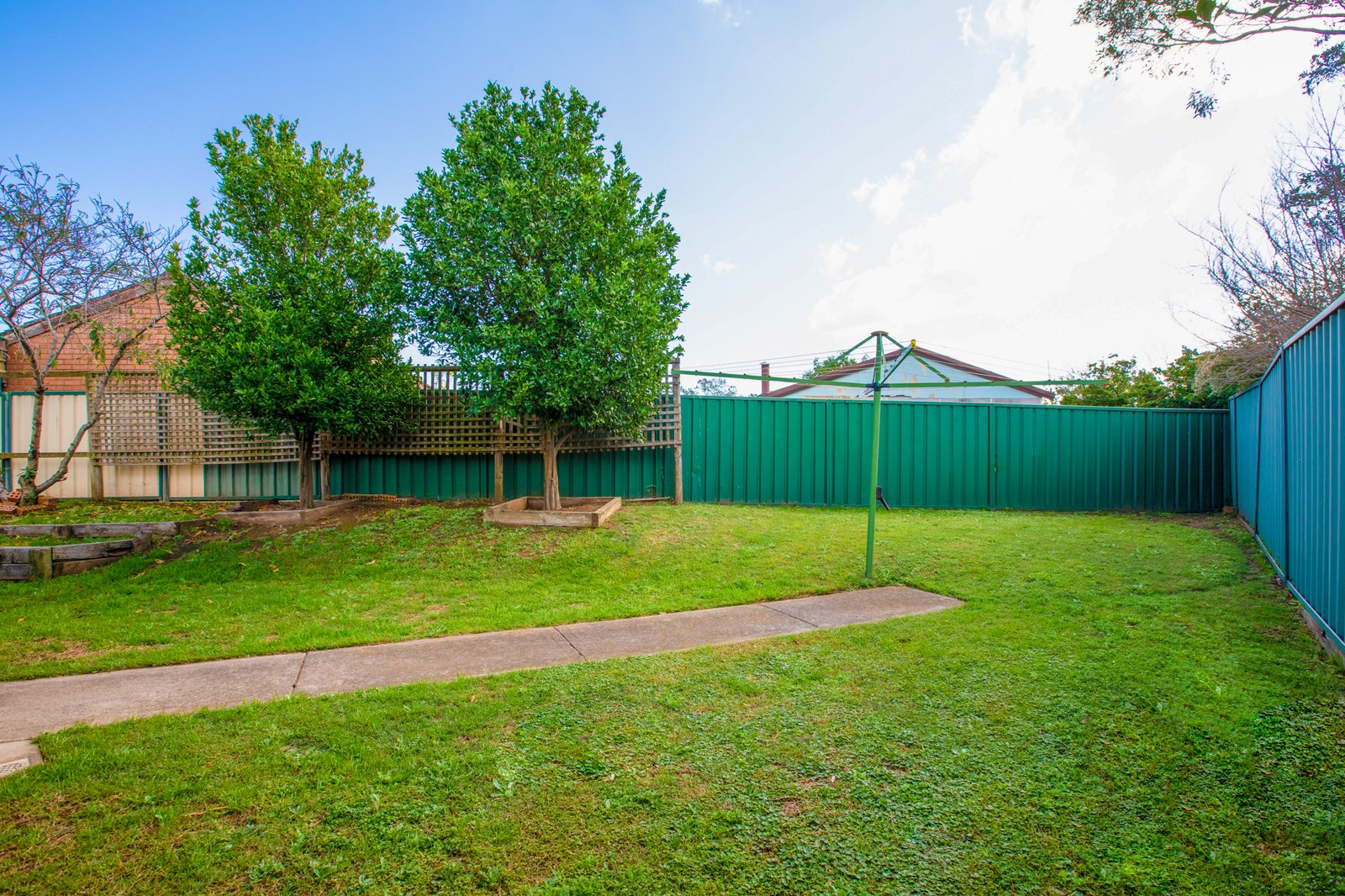 1/10 Quinton Close RUTHERFORD 15
