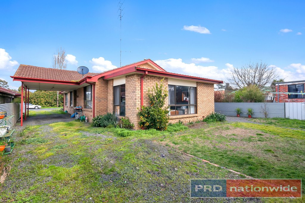 110 Sawyer Avenue CANADIAN 8