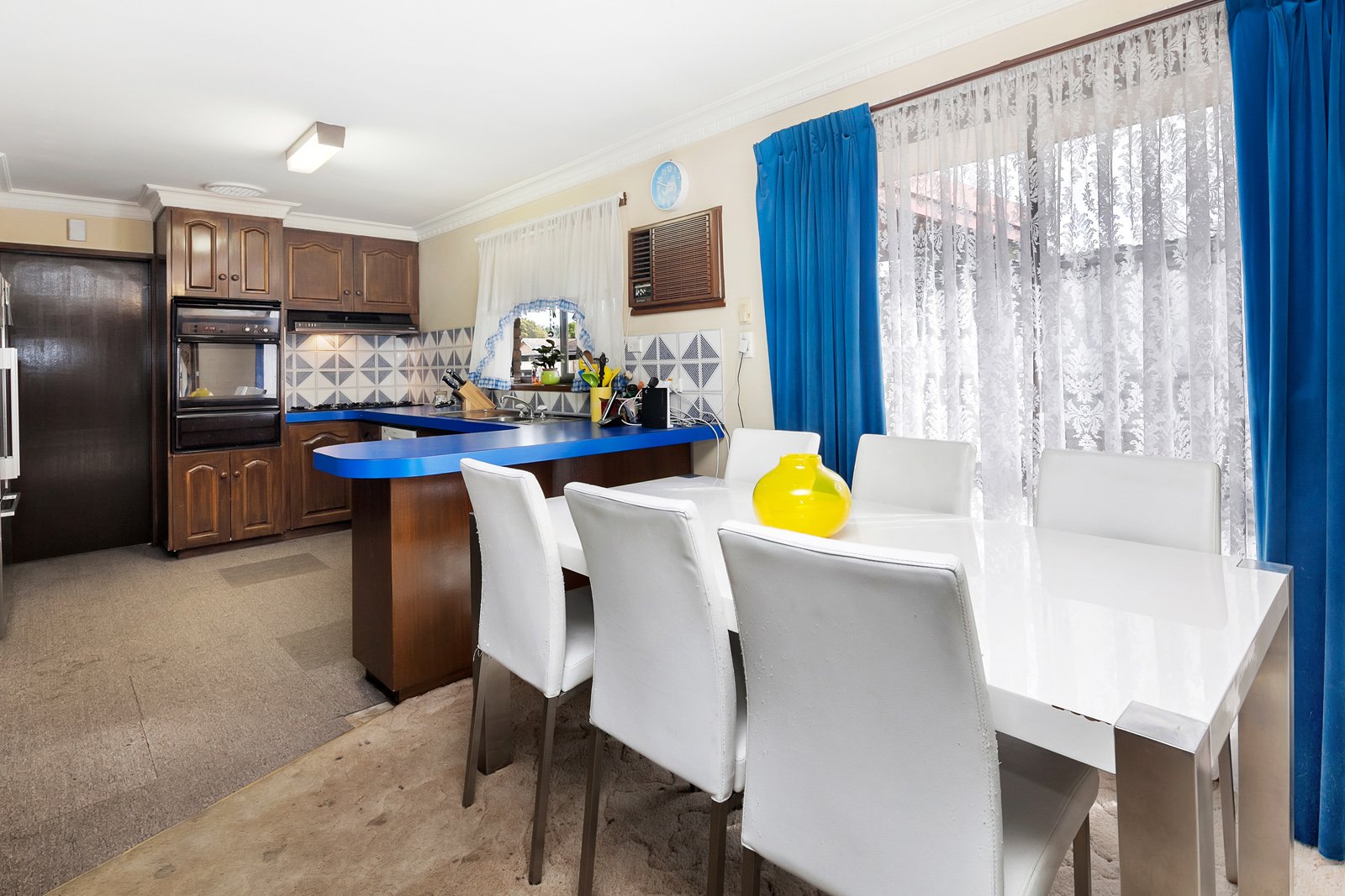 110 Sawyer Avenue CANADIAN 5