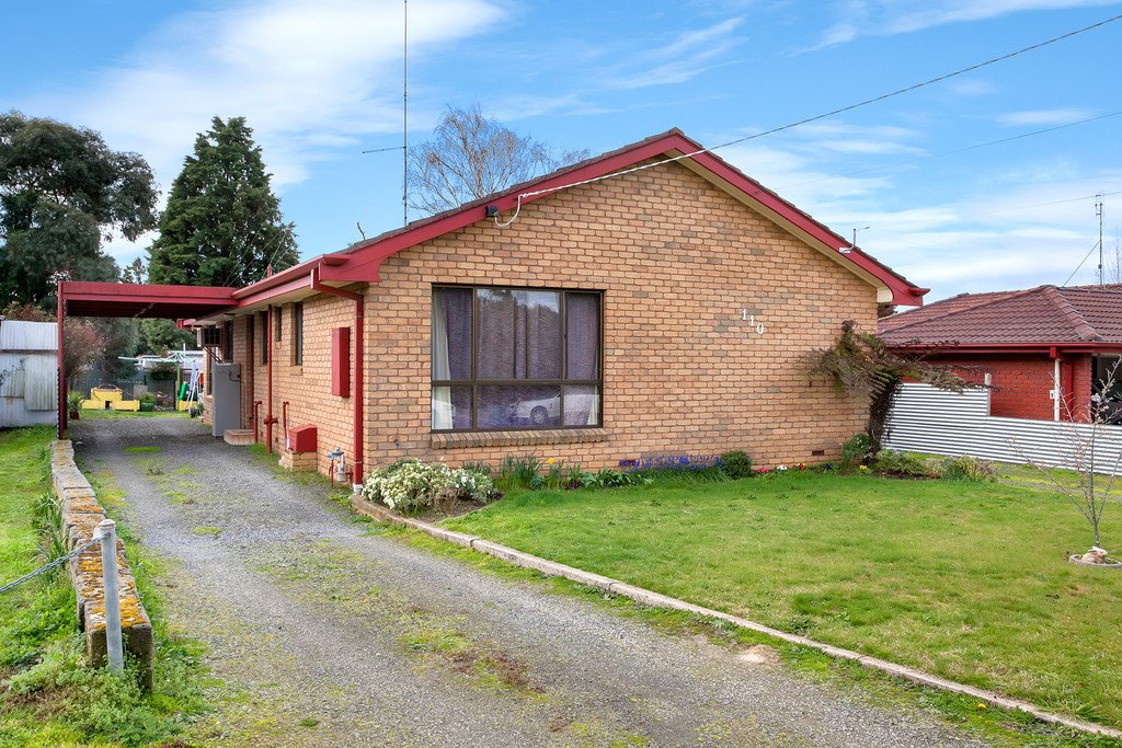 110 Sawyer Avenue CANADIAN 12