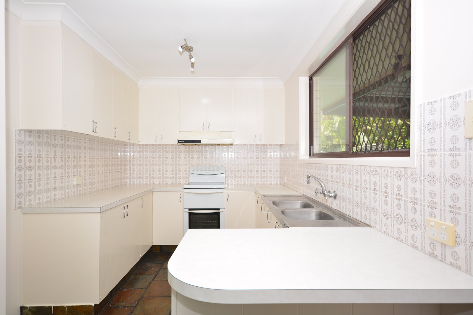 1/10 Shell Street KINGSCLIFF 6