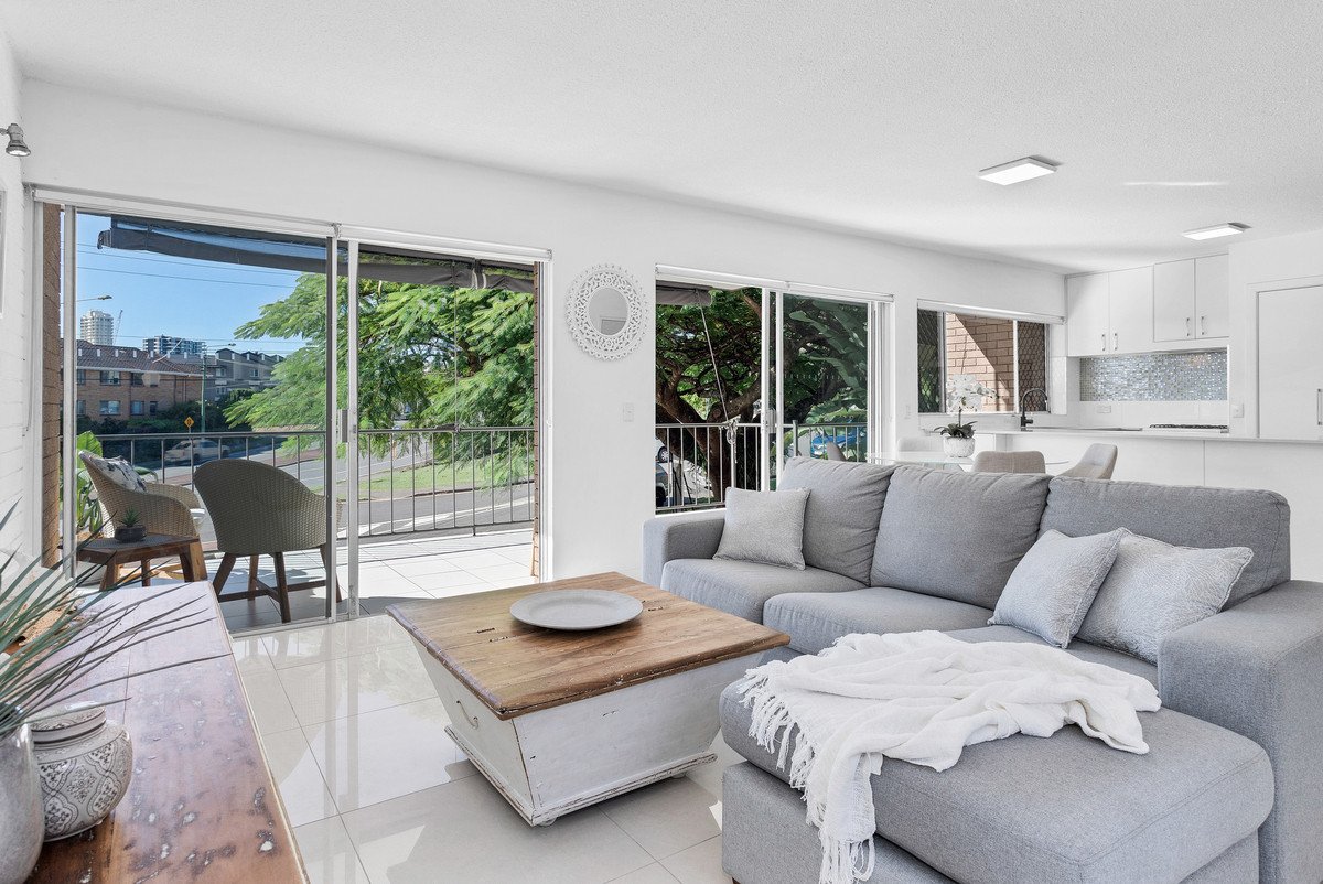 1/10 Stanley Street BURLEIGH HEADS 4