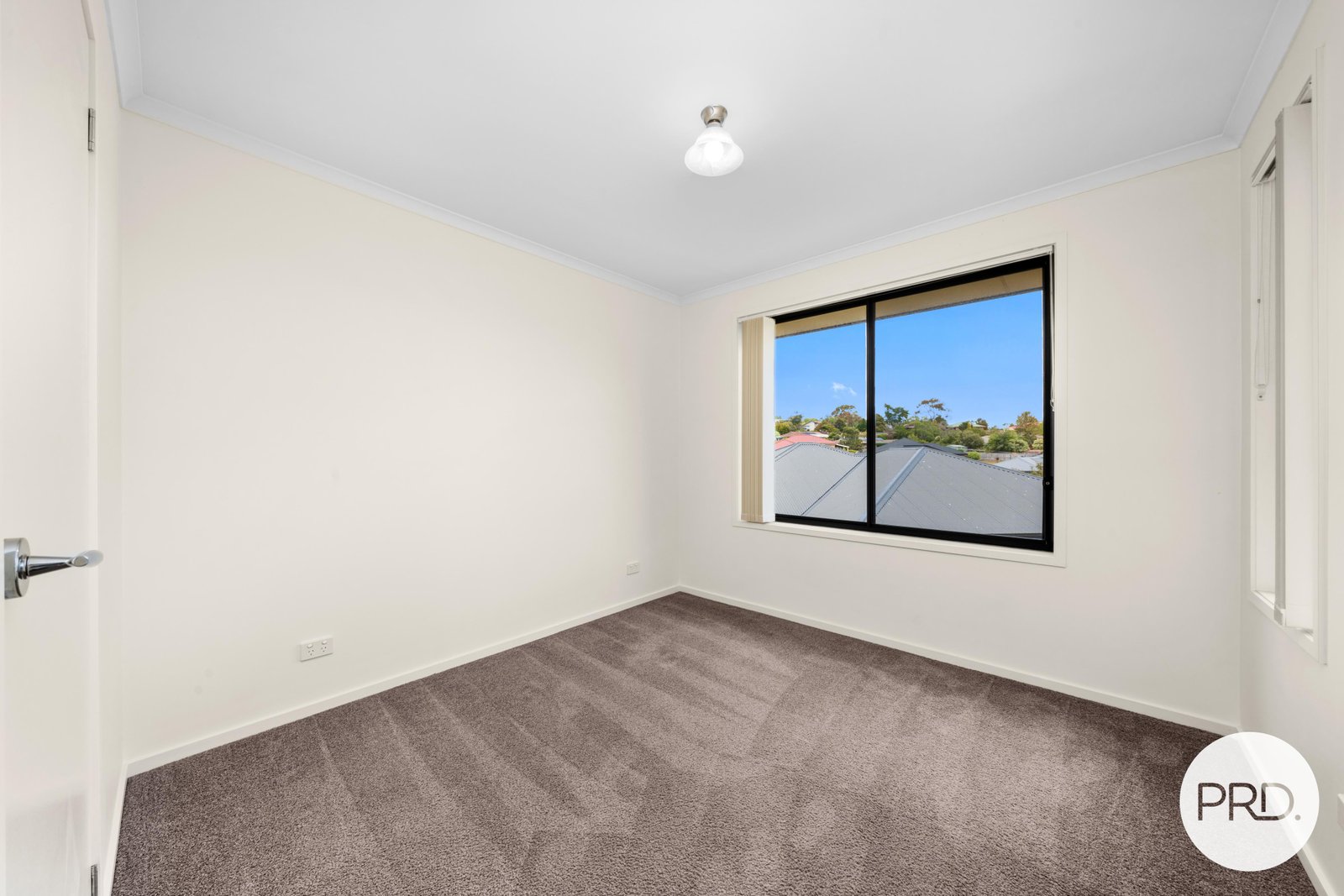 1/10 Trevally Court KINGSTON 8