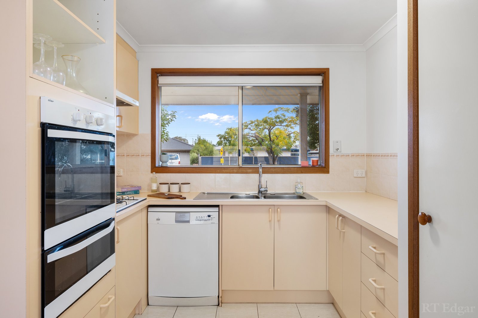 Real Estate and Property in 1/10 Valley Fair Drive, Narre Warren, VIC