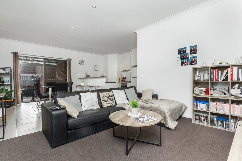 1/10 Wallaby Avenue KANGAROO FLAT 5